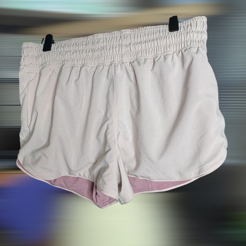 Lululemon - Picture 4 of 6